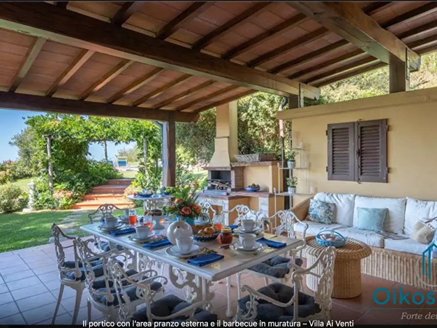 Immagine 4 di Villa in vendita  a Massarosa