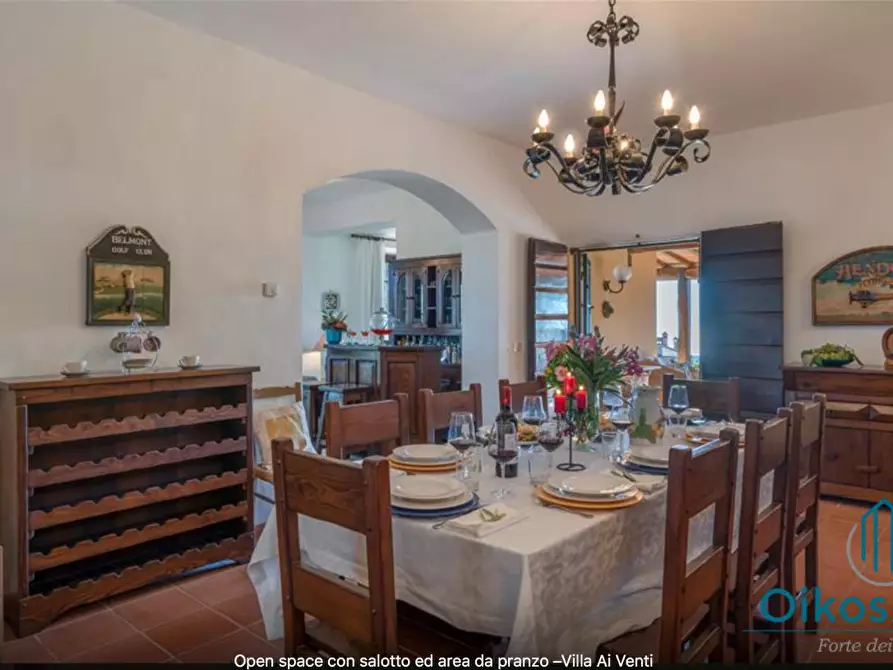 Immagine 31 di Villa in vendita  a Massarosa