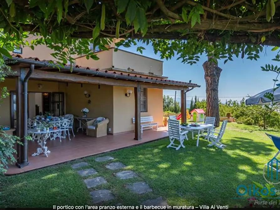 Immagine 6 di Villa in vendita  a Massarosa