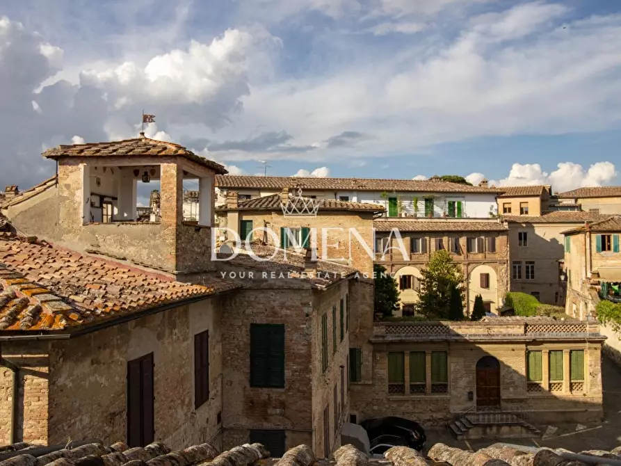 Immagine 1 di Appartamento in vendita  a Siena