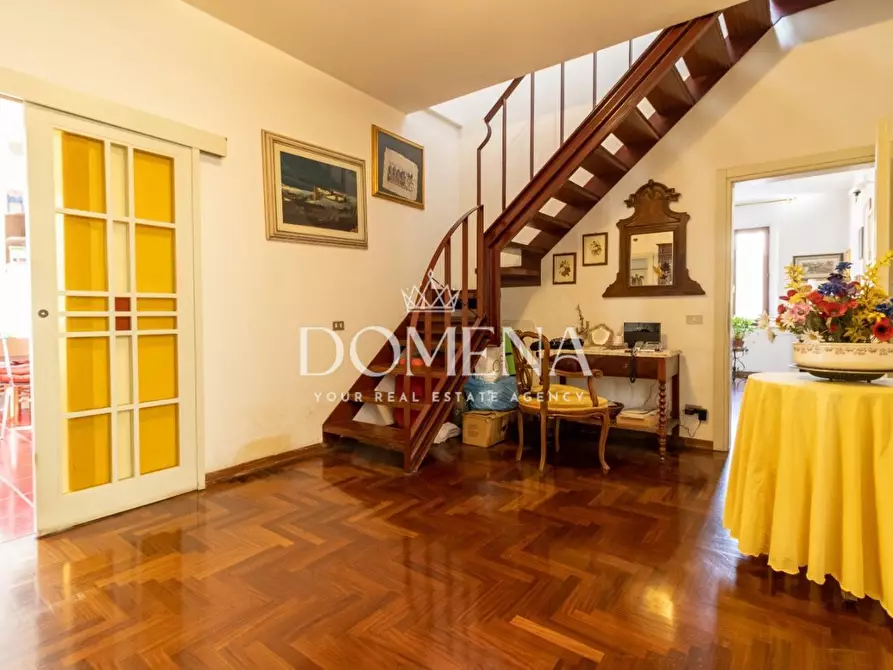 Immagine 9 di Appartamento in vendita  a Siena