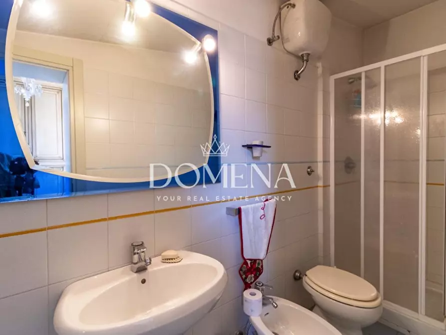 Immagine 28 di Appartamento in vendita  a Siena