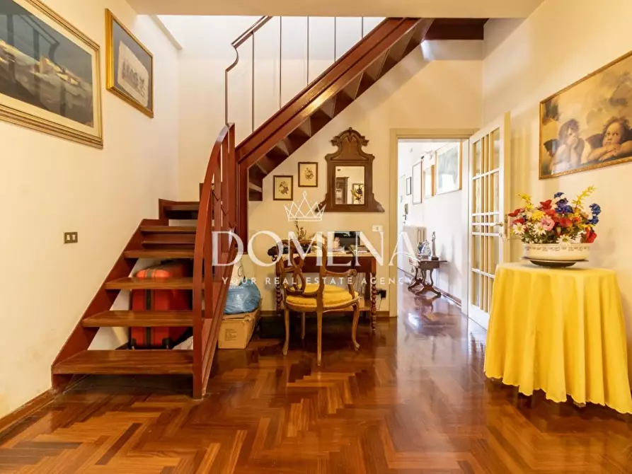 Immagine 10 di Appartamento in vendita  a Siena