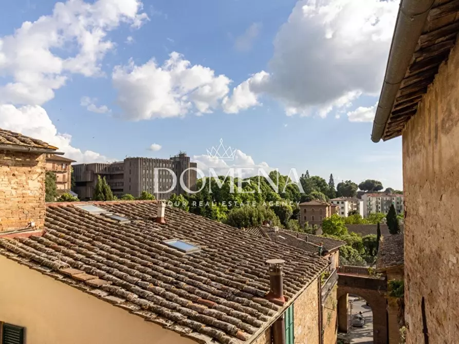 Immagine 15 di Appartamento in vendita  a Siena
