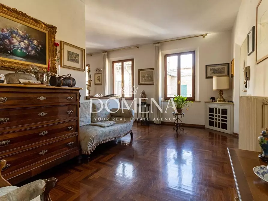 Immagine 11 di Appartamento in vendita  a Siena