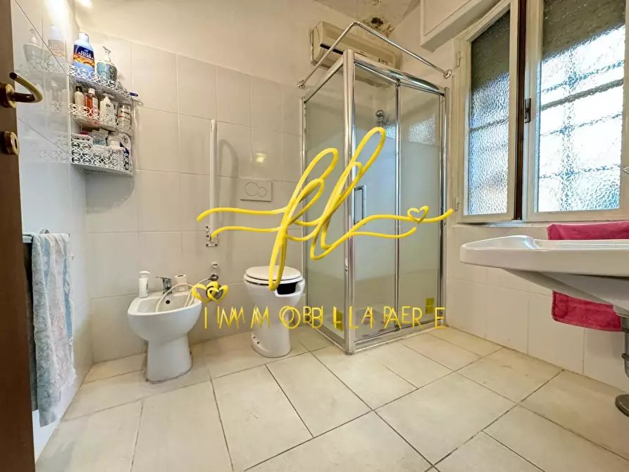 Immagine 19 di Appartamento in vendita  a Livorno