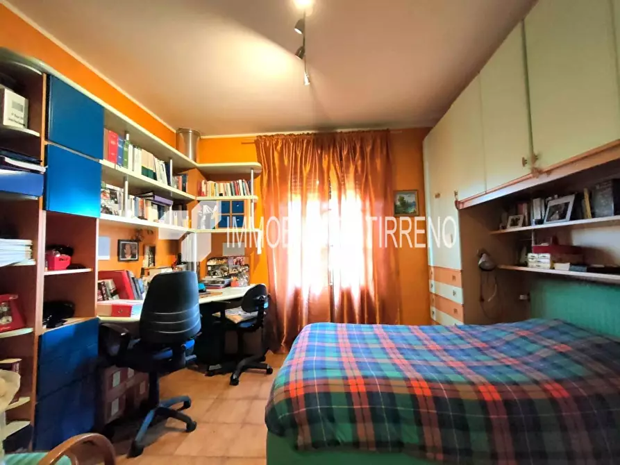 Immagine 14 di Villa in vendita  a Massa