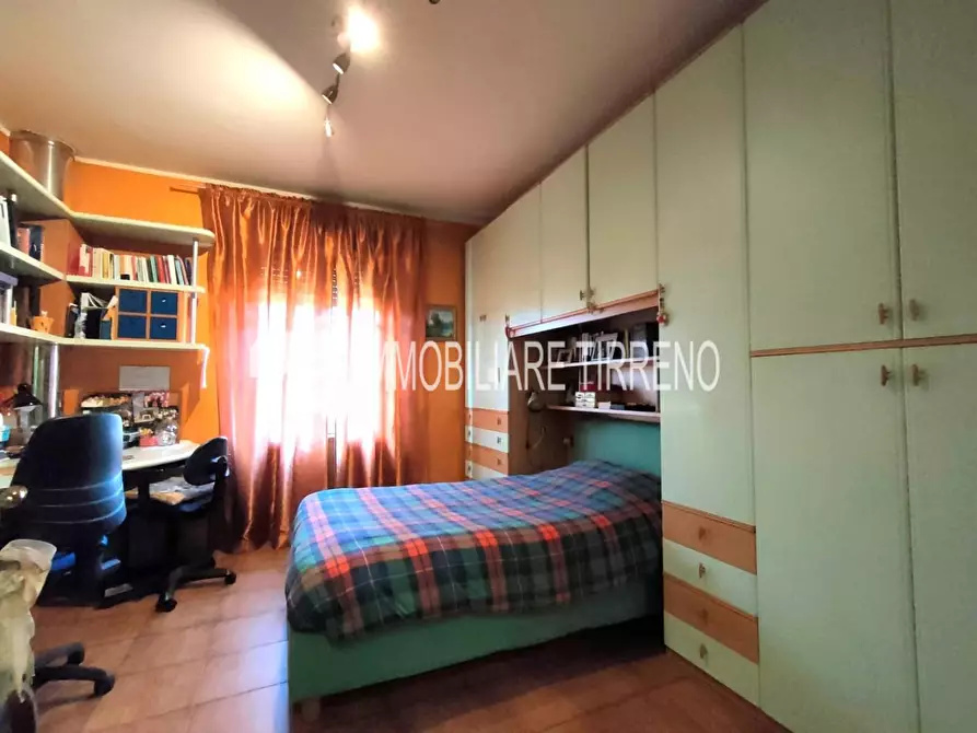 Immagine 15 di Villa in vendita  a Massa