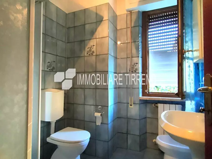 Immagine 28 di Villa in vendita  a Massa