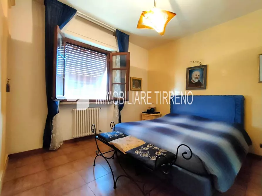 Immagine 13 di Villa in vendita  a Massa