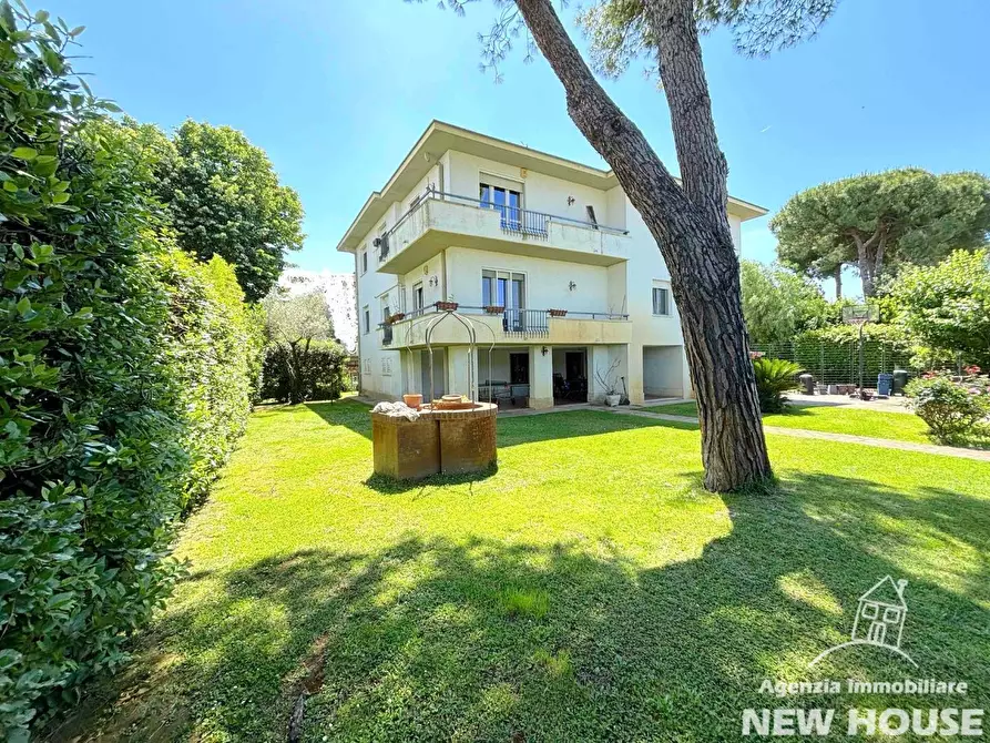 Immagine 69 di Villa in vendita  a Pisa