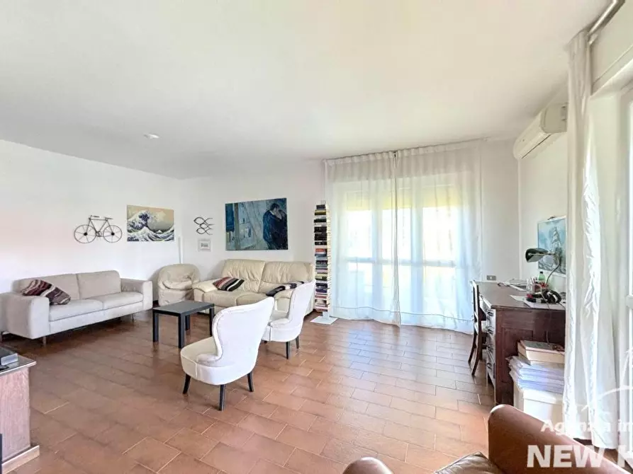 Immagine 9 di Villa in vendita  a Pisa