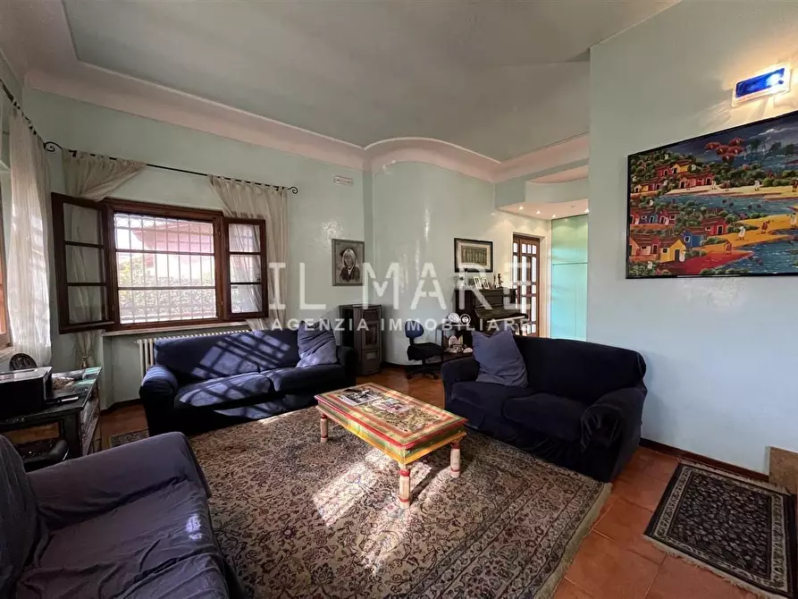 Immagine 6 di Villa in vendita  a Massa