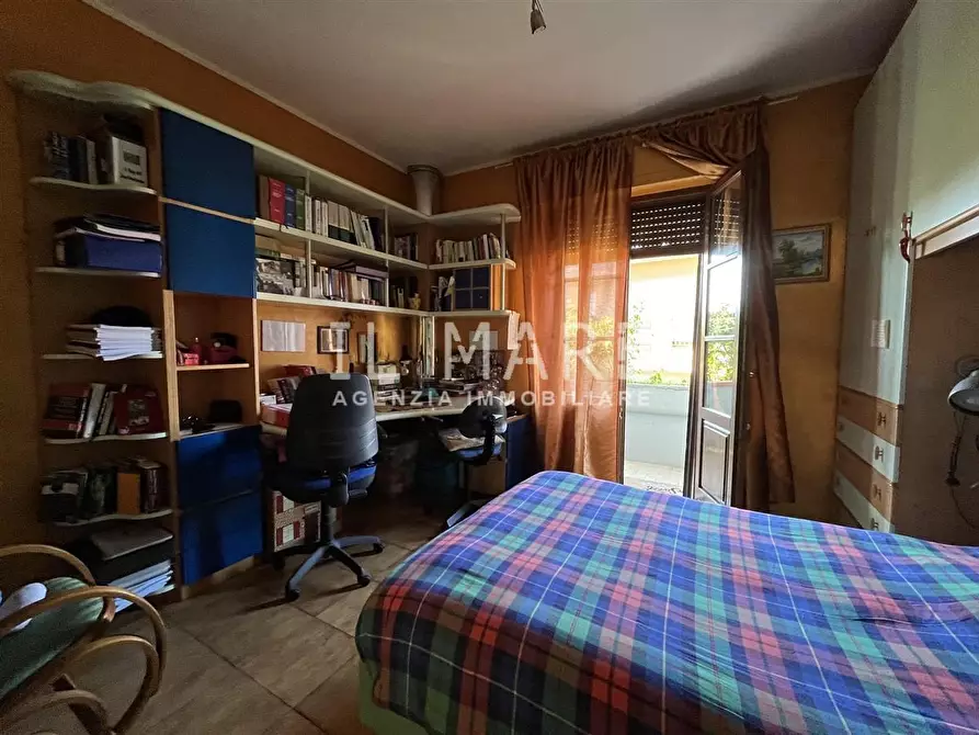 Immagine 16 di Villa in vendita  a Massa