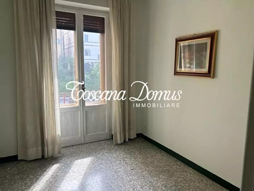 Immagine 2 di Appartamento in vendita  a Siena