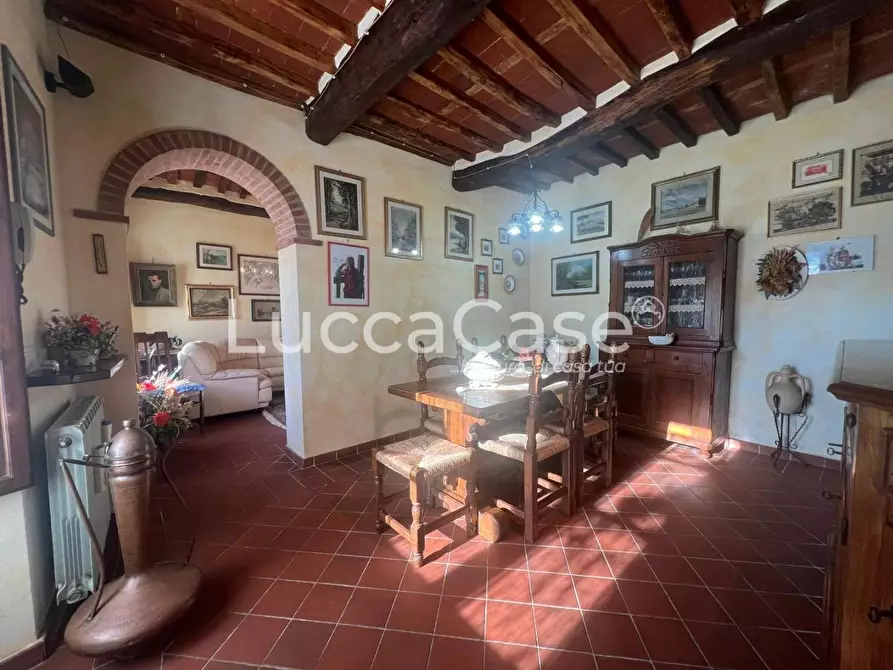 Immagine 27 di Rustico / casale in vendita  a Capannori