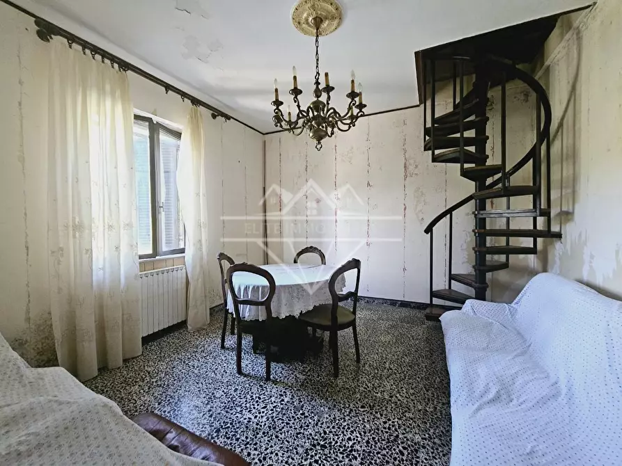 Immagine 3 di Casa bifamiliare in vendita  a Ortonovo