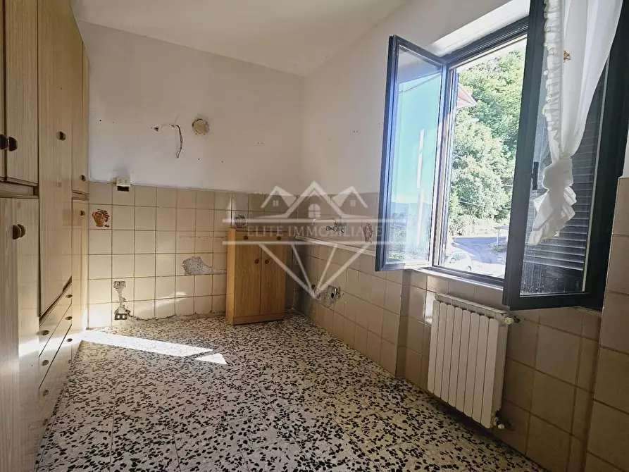 Immagine 4 di Casa bifamiliare in vendita  a Ortonovo