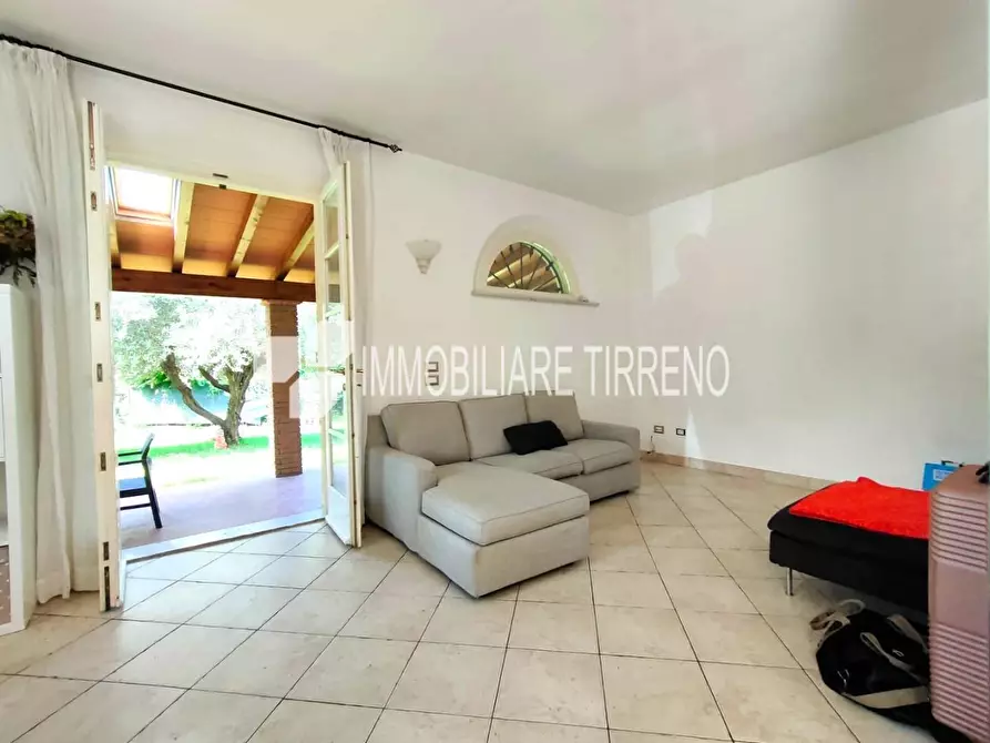 Immagine 24 di Villa in vendita  a Massa