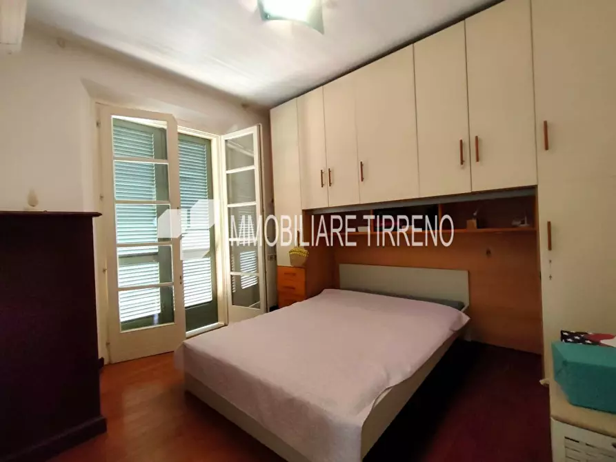 Immagine 11 di Villa in vendita  a Massa