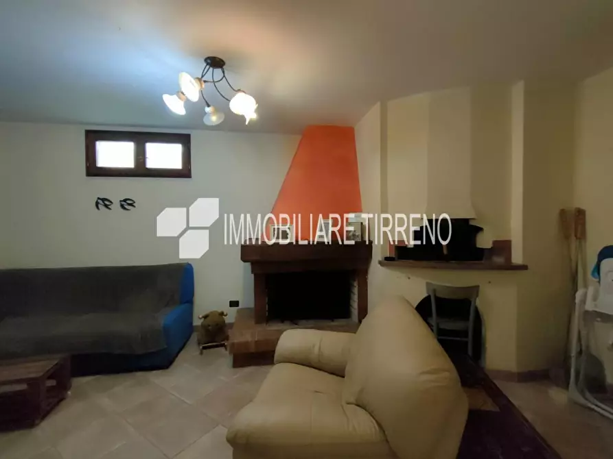 Immagine 26 di Villa in vendita  a Massa