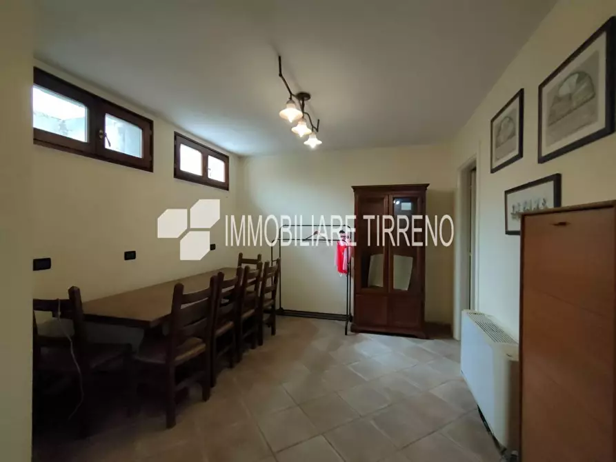 Immagine 20 di Villa in vendita  a Massa