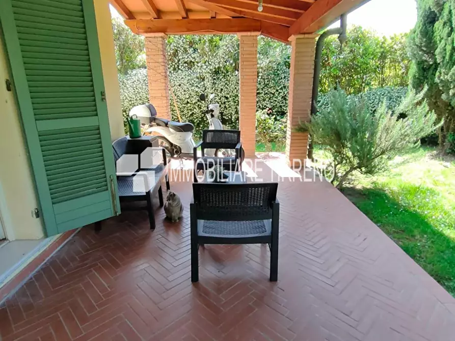 Immagine 27 di Villa in vendita  a Massa