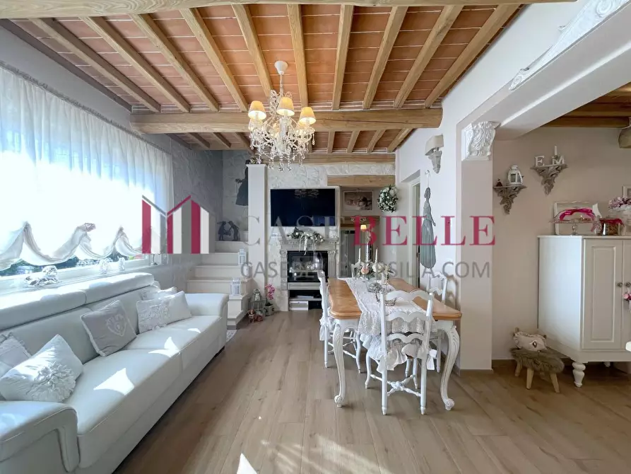 Immagine 3 di Casa indipendente in vendita  a Camaiore