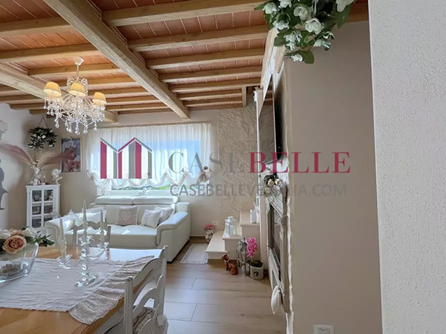 Immagine 17 di Casa indipendente in vendita  a Camaiore