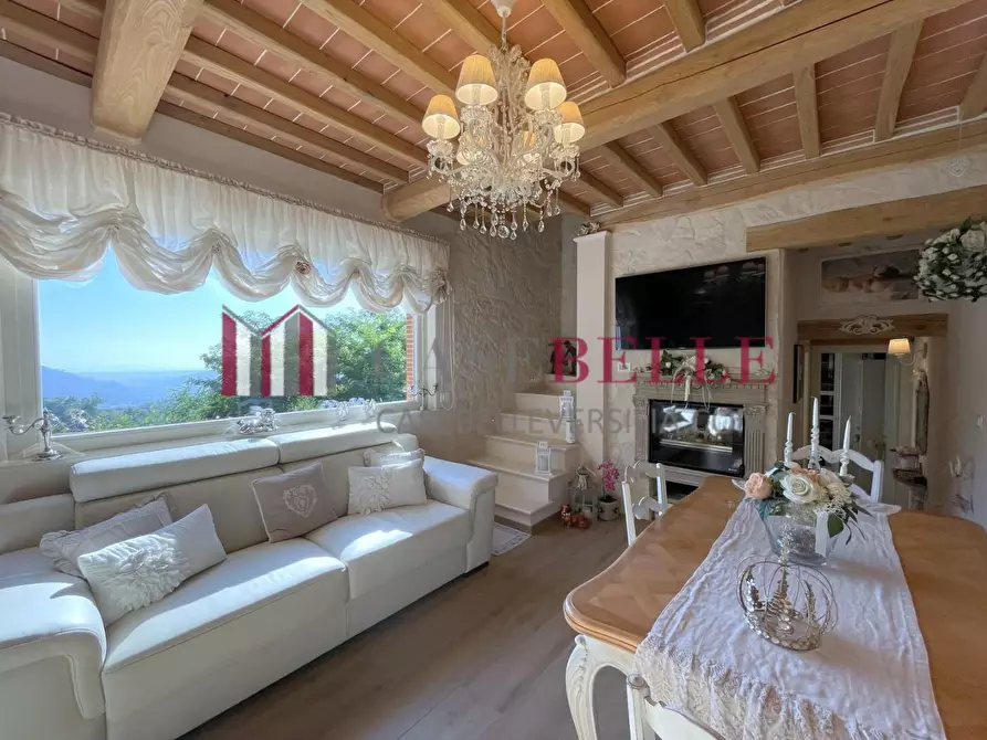 Immagine 1 di Casa indipendente in vendita  a Camaiore