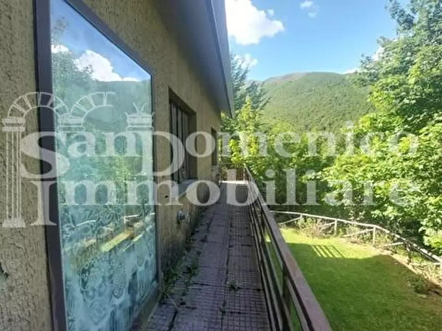 Immagine 7 di Casa bifamiliare in vendita  a Castiglione Di Garfagnana