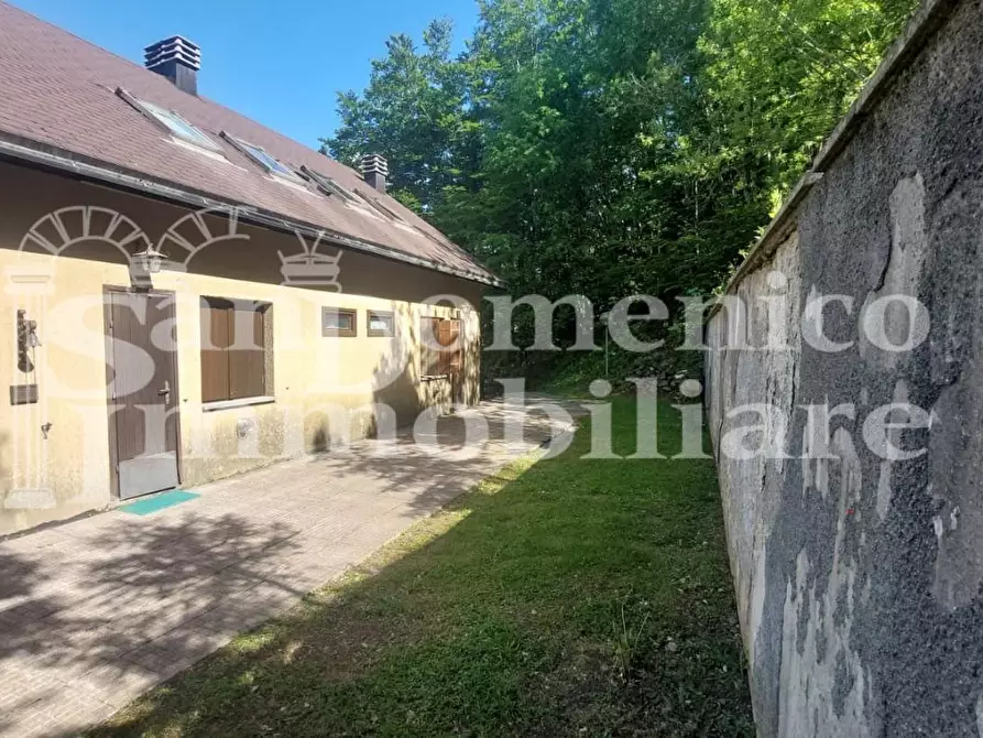 Immagine 3 di Casa bifamiliare in vendita  a Castiglione Di Garfagnana