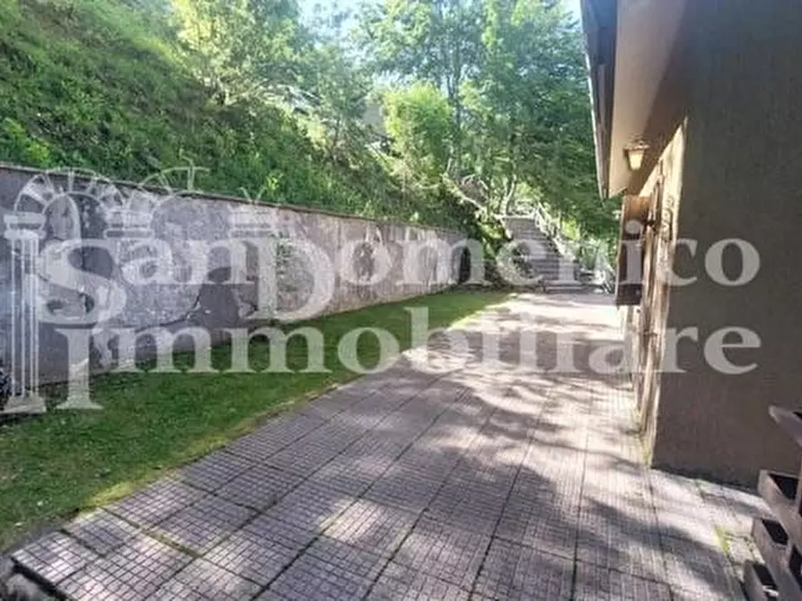 Immagine 6 di Casa bifamiliare in vendita  a Castiglione Di Garfagnana