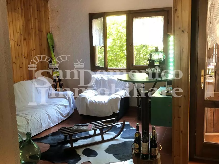 Immagine 1 di Casa bifamiliare in vendita  a Castiglione Di Garfagnana