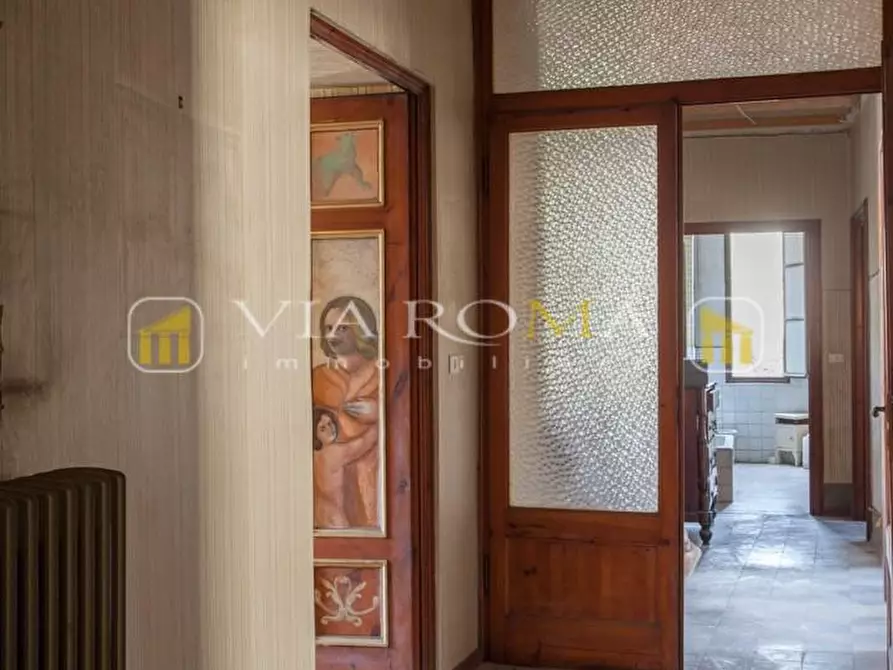 Immagine 16 di Appartamento in vendita  a Lucca