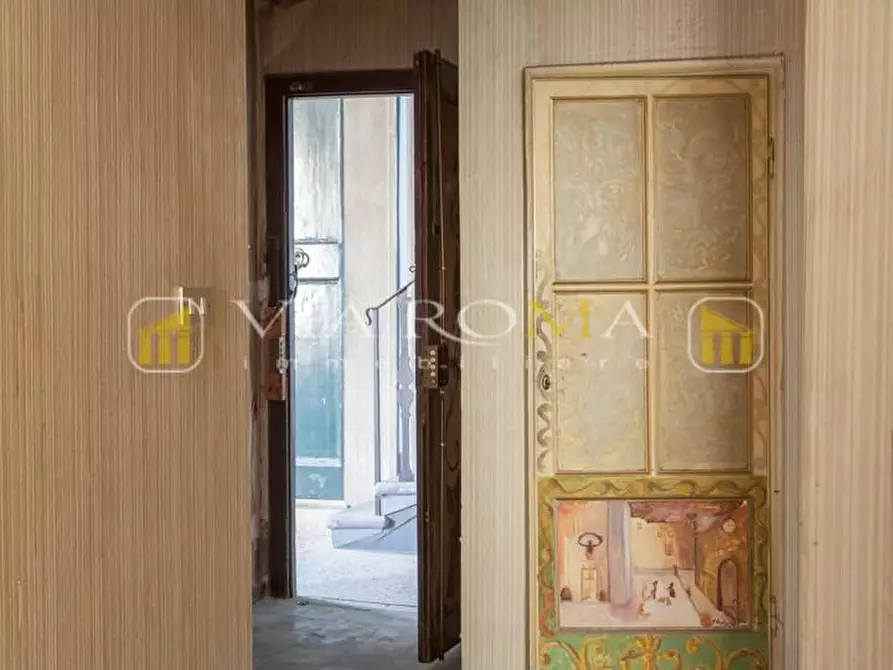 Immagine 18 di Appartamento in vendita  a Lucca