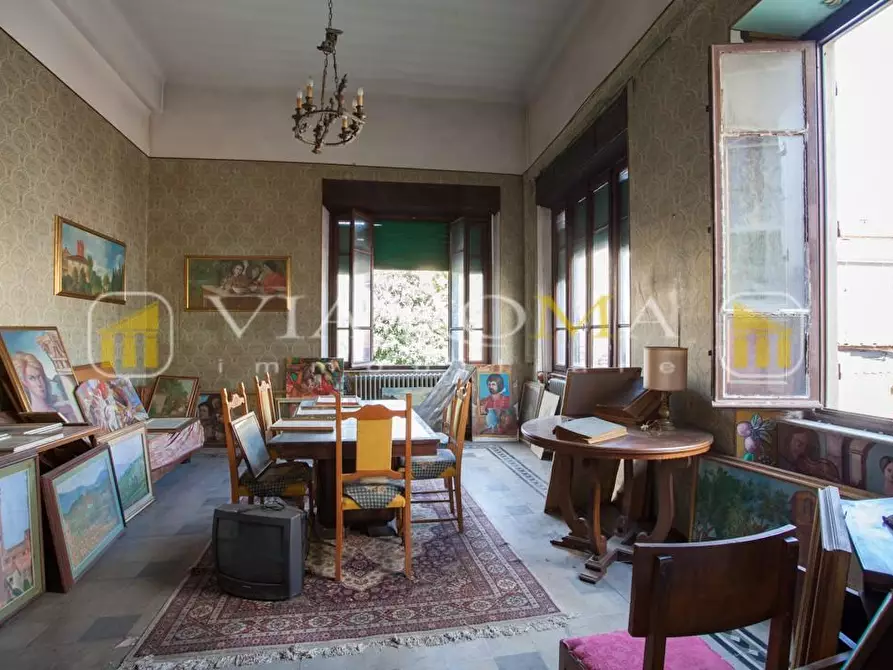 Immagine 2 di Appartamento in vendita  a Lucca