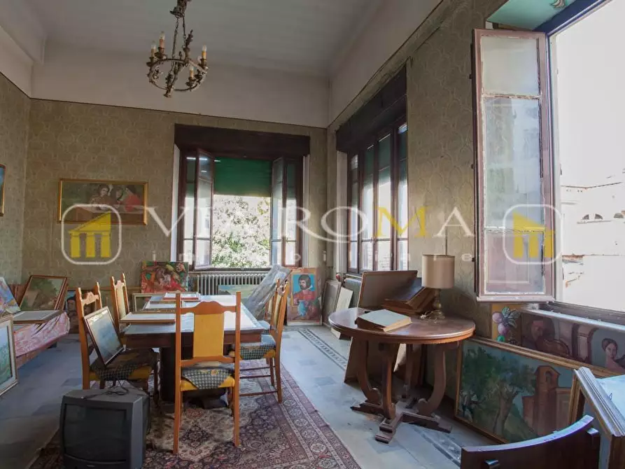 Immagine 1 di Appartamento in vendita  a Lucca