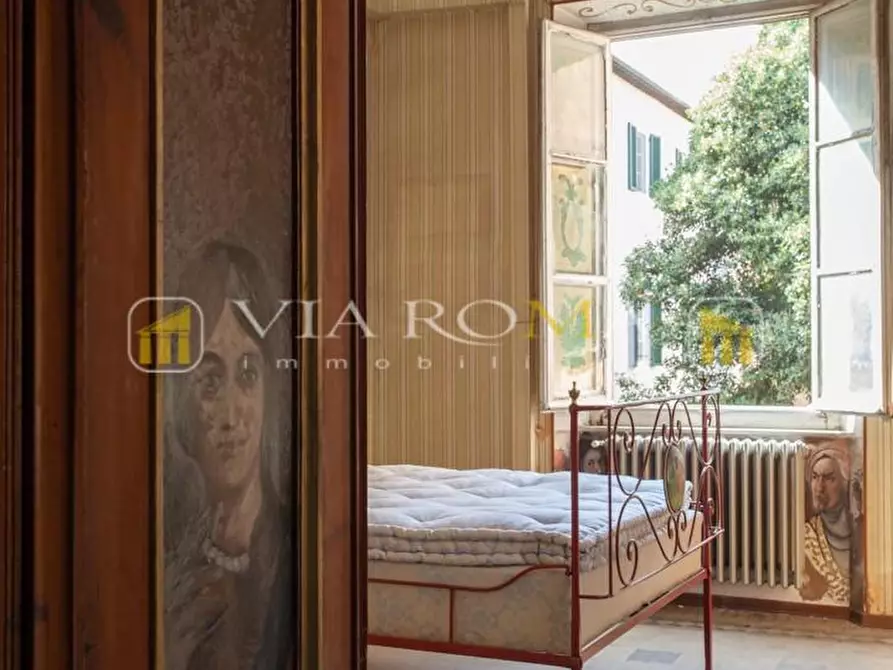 Immagine 17 di Appartamento in vendita  a Lucca
