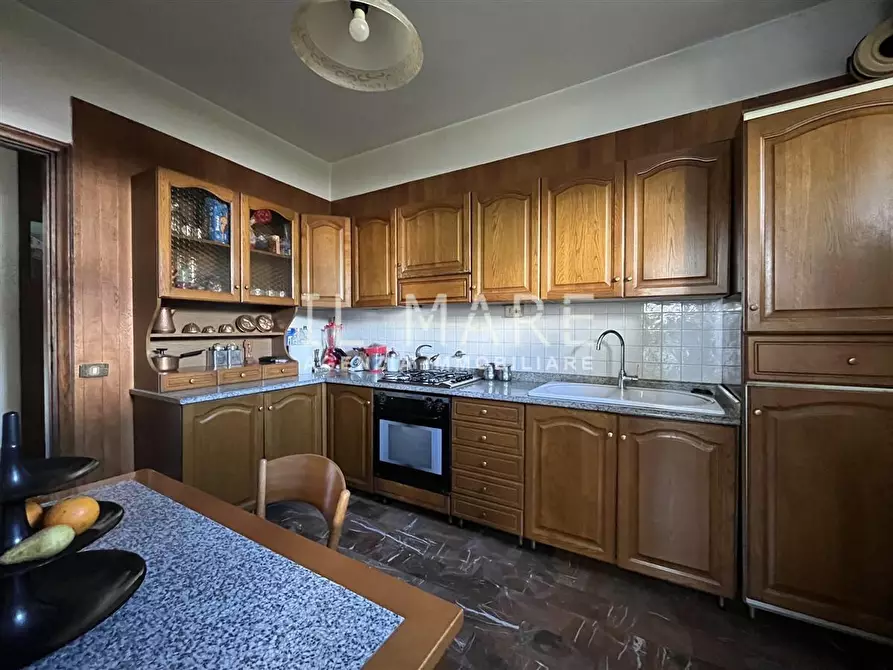 Immagine 10 di Villa in vendita  a Massa