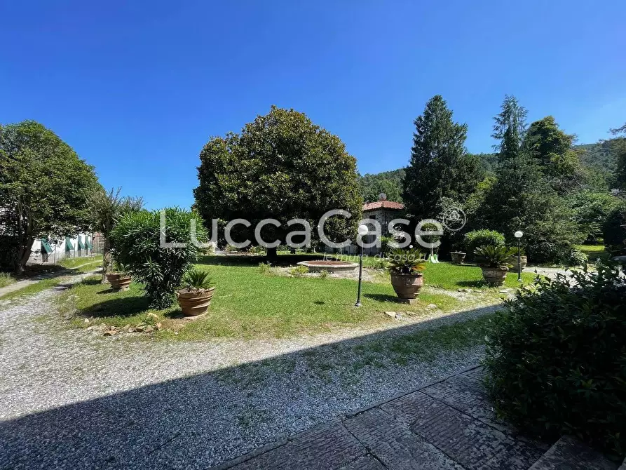 Immagine 38 di Porzione di casa in vendita  a Capannori