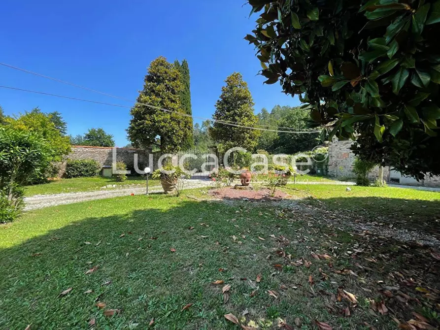 Immagine 43 di Porzione di casa in vendita  a Capannori