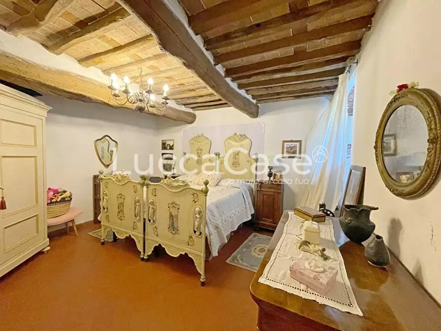 Immagine 32 di Porzione di casa in vendita  a Capannori