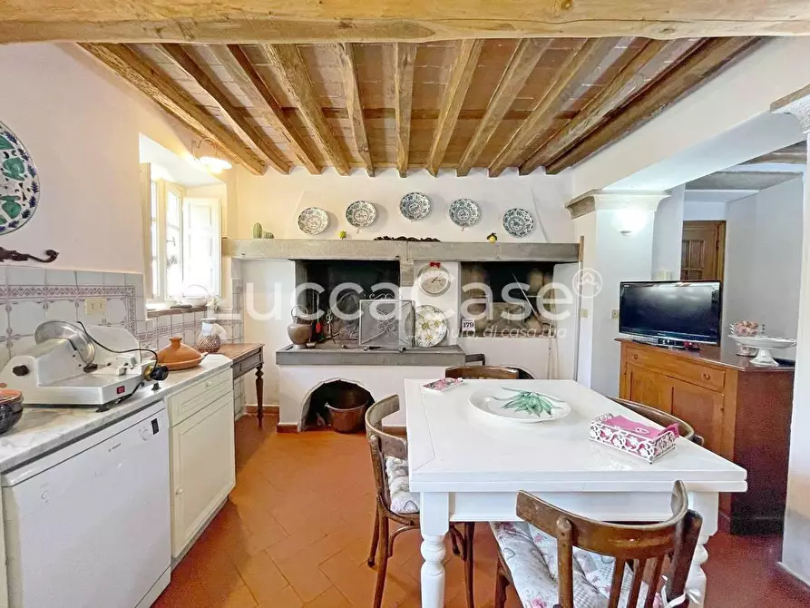 Immagine 26 di Porzione di casa in vendita  a Capannori