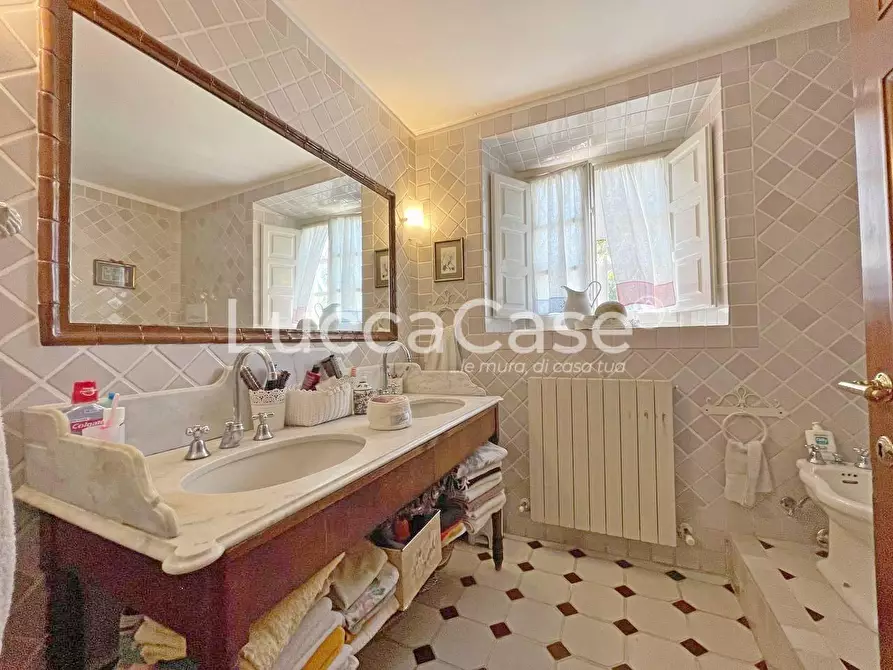 Immagine 28 di Porzione di casa in vendita  a Capannori