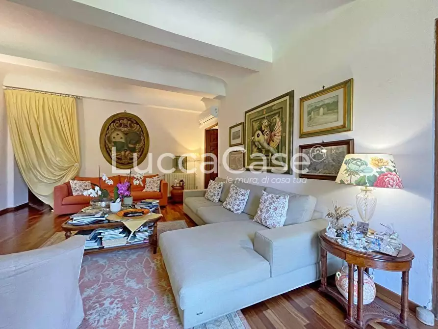 Immagine 12 di Porzione di casa in vendita  a Capannori