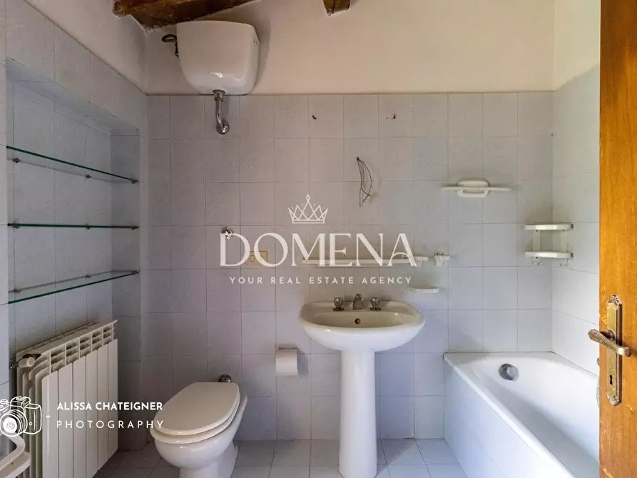 Immagine 53 di Villa in vendita  a Montaione