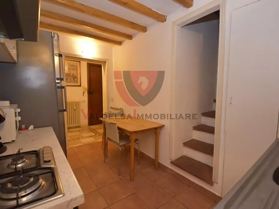 Immagine 12 di Appartamento in vendita  a Siena