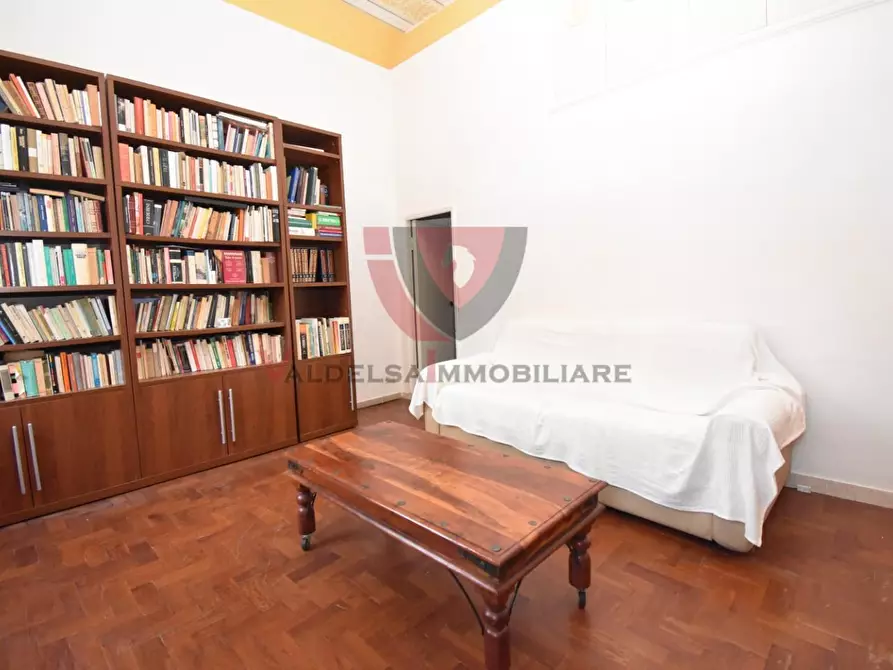 Immagine 5 di Appartamento in vendita  a Siena