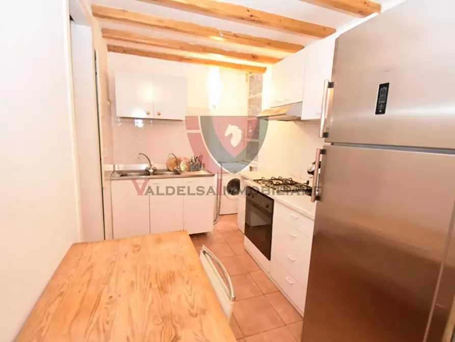 Immagine 13 di Appartamento in vendita  a Siena